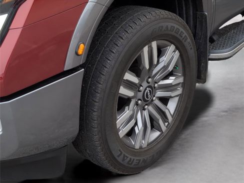 Used 2024 Nissan Titan Platinum Reserve w/ Moonroof Package image 10