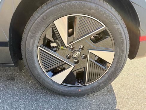 New 2026 Hyundai Ioniq 5 SE image 12