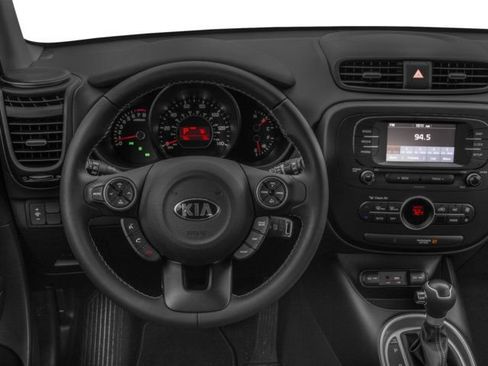 Used 2017 Kia Soul + FWD image 5