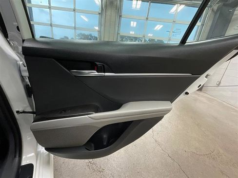 Used 2021 Toyota Camry LE FWD image 22
