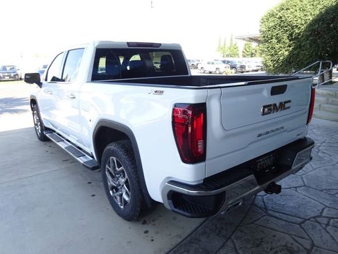 New 2026 GMC Sierra 1500 SLT AWD/4WD image 5
