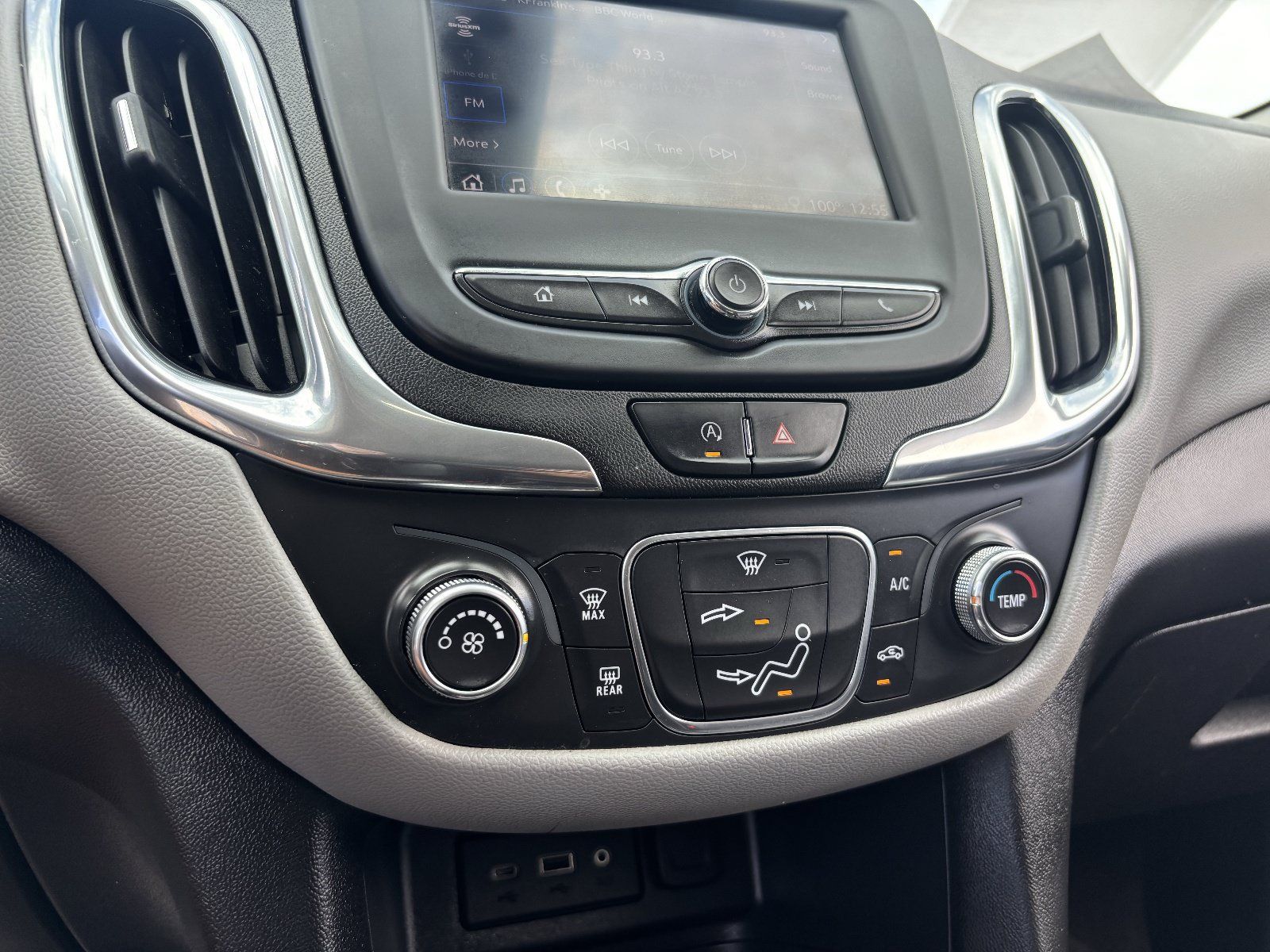 Used 2022 Chevrolet Equinox LS w/ LS Convenience Package FWD image 25