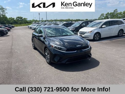 Used 2022 Kia Forte LXS FWD image 3