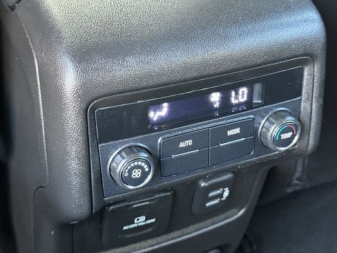 Used 2018 GMC Acadia SLT image 43