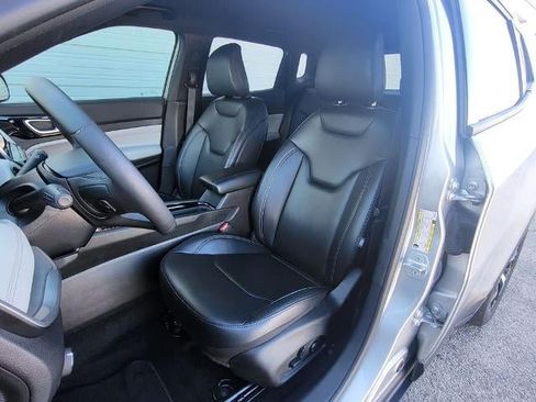 Used 2025 Jeep Compass Limited AWD/4WD image 14