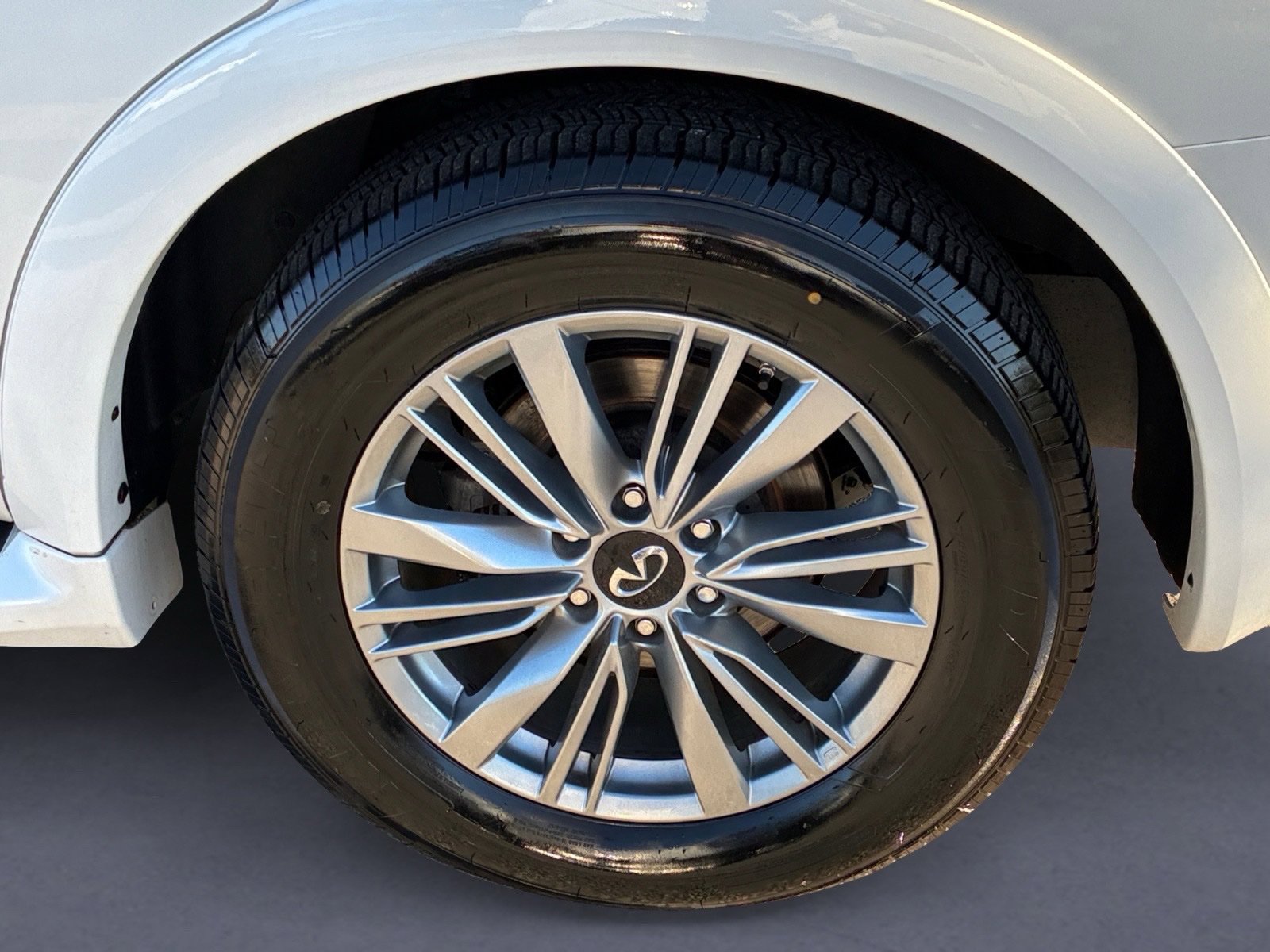 Used 2024 INFINITI QX80 Luxe AWD/4WD image 9