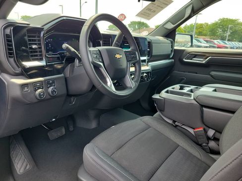 Used 2023 Chevrolet Silverado 1500 LT AWD/4WD image 21
