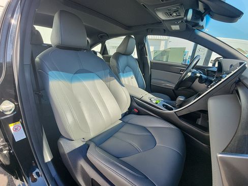 Used 2019 Toyota Avalon XLE w/ Moonroof Package FWD image 24
