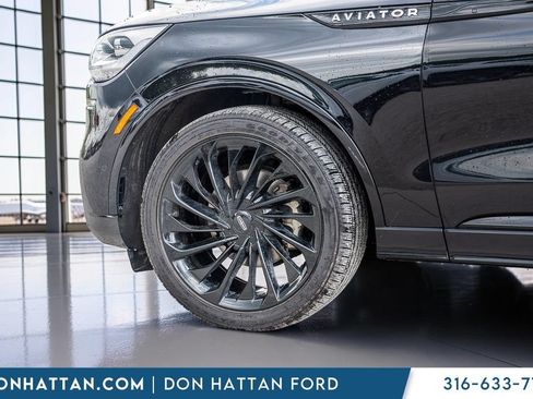 Used 2023 Lincoln Aviator Reserve w/ Equipment Group 201A AWD/4WD image 38