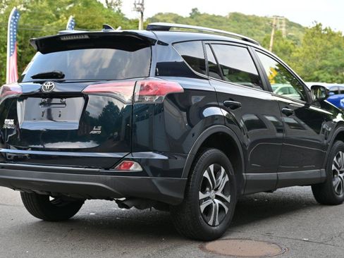 Used 2017 Toyota RAV4 LE w/ Carpet Mat Package AWD/4WD image 5