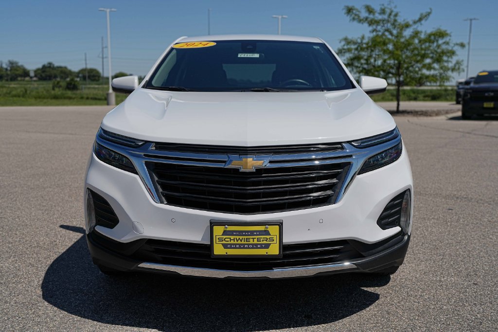 Used 2024 Chevrolet Equinox LT AWD/4WD image 2