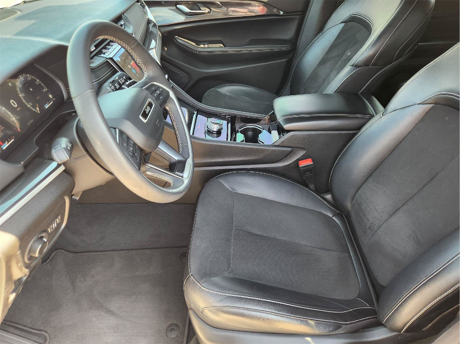 Used 2023 Jeep Grand Cherokee L Laredo AWD/4WD image 13