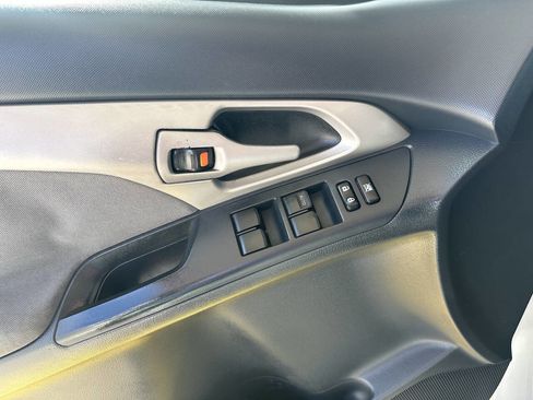 Used 2009 Toyota Matrix S image 14