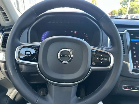 Used 2024 Volvo XC90 B5 Core AWD/4WD image 9