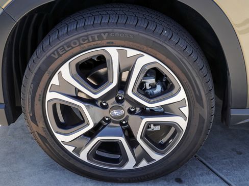 Used 2023 Subaru Ascent Limited w/ Technology Package AWD/4WD image 13