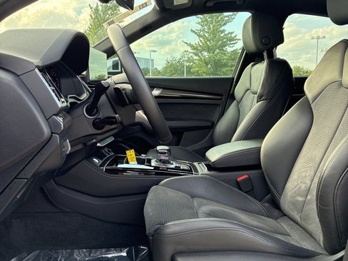 Used 2022 Audi SQ5 Premium Plus w/ Premium Plus Package AWD/4WD image 12