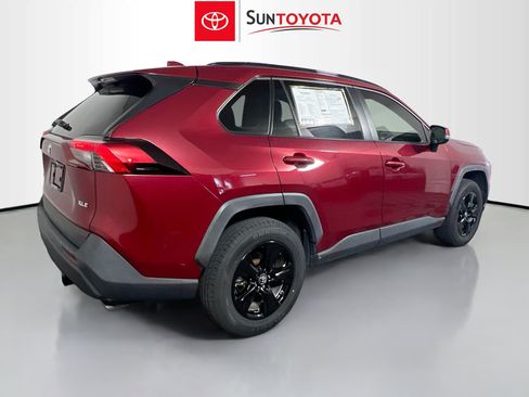 Used 2019 Toyota RAV4 XLE FWD image 4