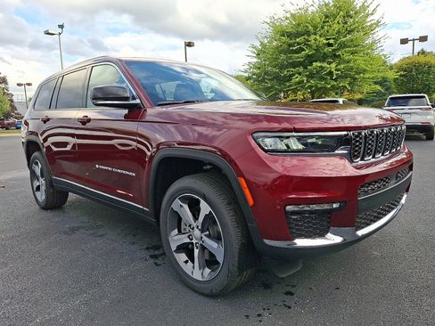 New 2025 Jeep Grand Cherokee L Limited AWD/4WD image 2