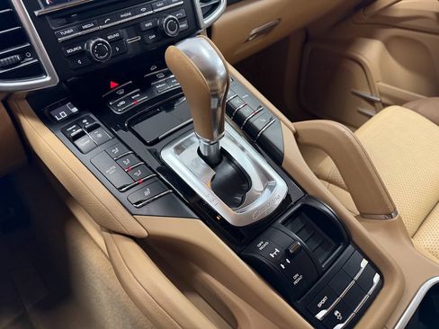 Used 2014 Porsche Cayenne Diesel AWD/4WD image 10
