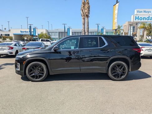 Used 2023 Chevrolet Traverse LS FWD image 8