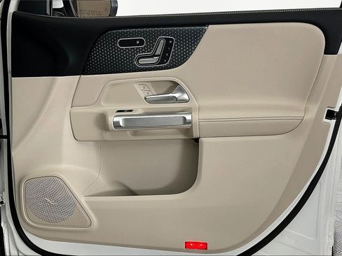 Certified 2026 Mercedes-Benz GLB 250 4MATIC image 28