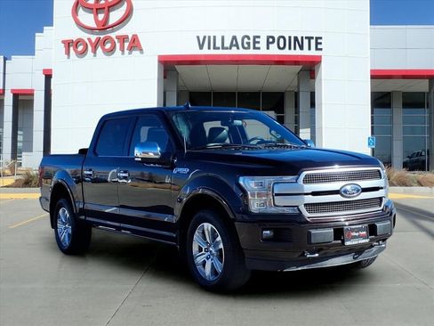 Used 2019 Ford F150 Platinum w/ Equipment Group 701A Luxury image 9