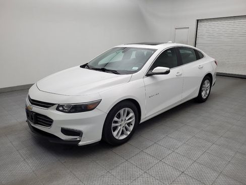 Used 2018 Chevrolet Malibu LT FWD image 2