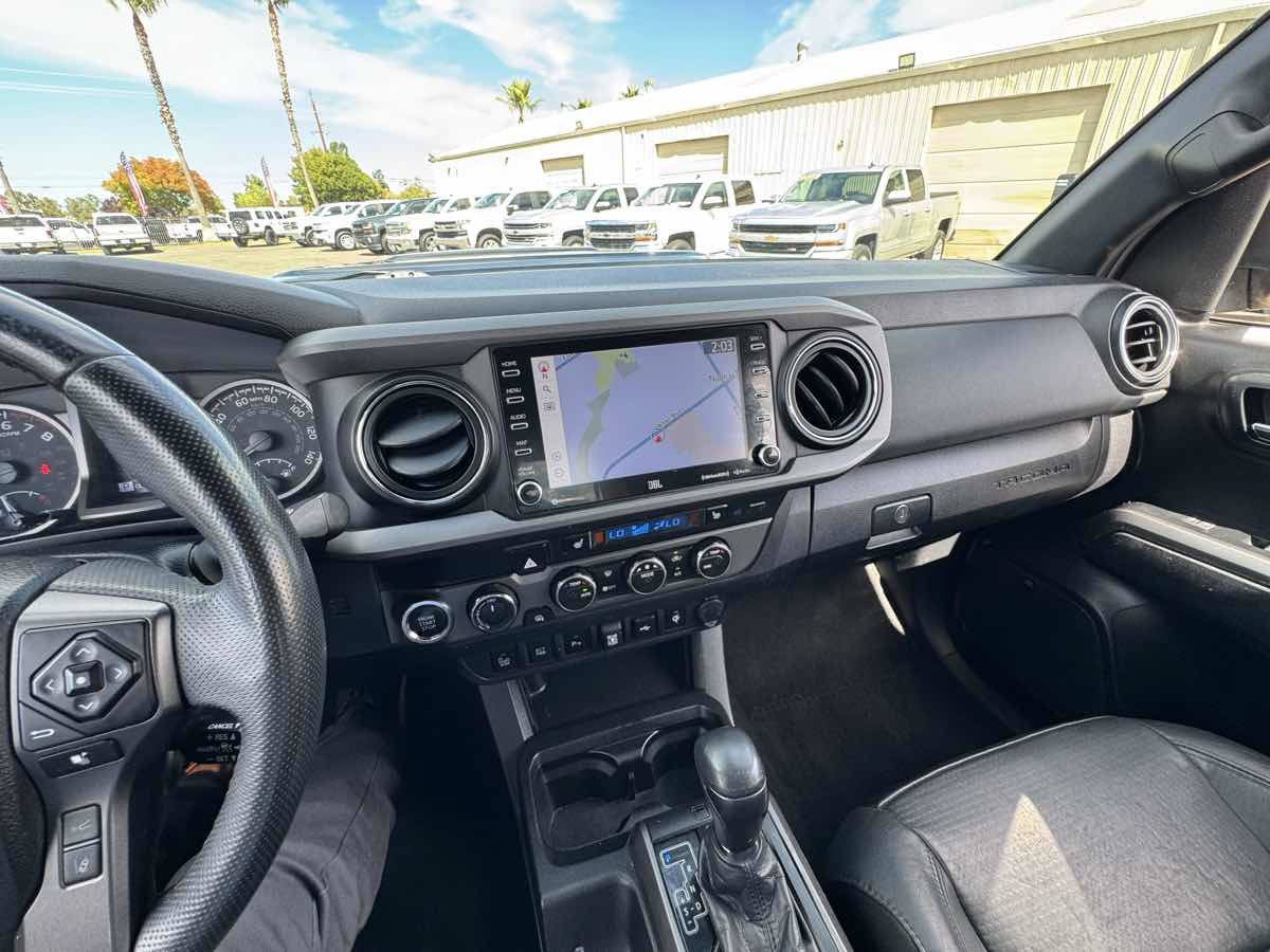 Used 2022 Toyota Tacoma TRD Sport w/ TRD Premium Sport Package AWD/4WD image 28