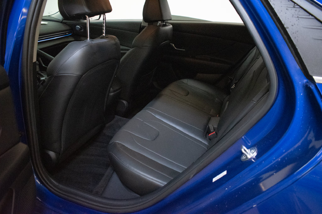 Used 2023 Hyundai Elantra Limited FWD image 23