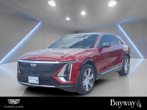 Certified 2024 Cadillac Lyriq Tech RWD image 1