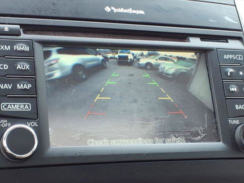 Used 2015 Nissan Frontier SL image 11