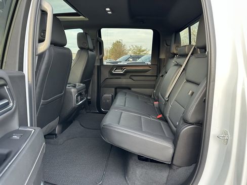 Used 2024 GMC Sierra 3500 Denali image 12