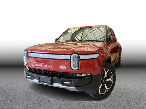 Used 2022 Rivian R1T Adventure image 1