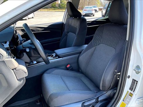 Certified 2025 Toyota Camry LE image 8