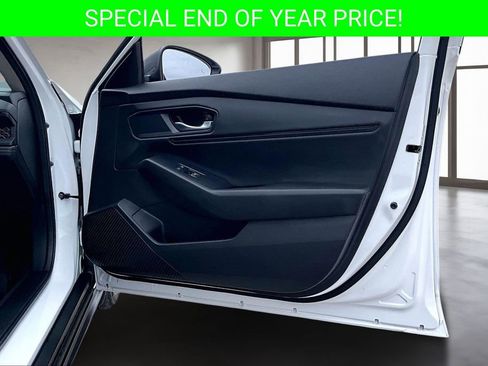 Certified 2025 Honda Accord SE image 28