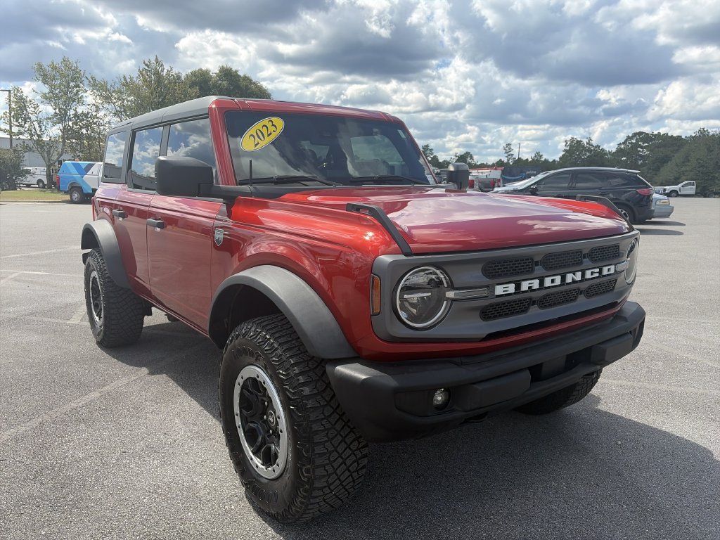 Used 2023 Ford Bronco Big Bend w/ Sasquatch Package AWD/4WD image 9