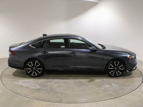 Used 2024 Honda Accord Touring image 6