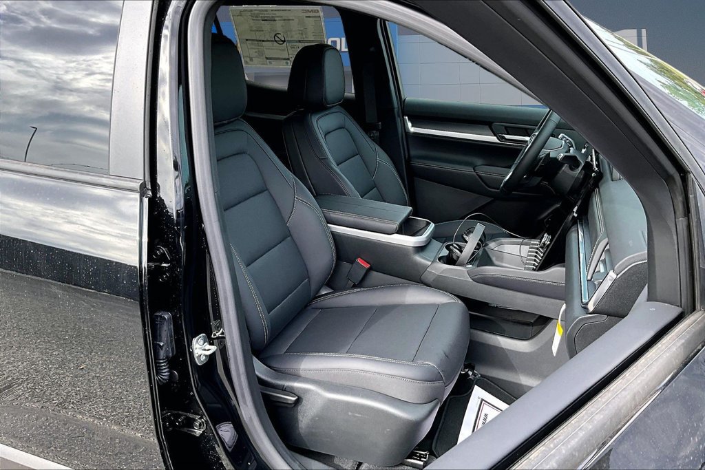 New 2027 GMC Terrain Elevation w/ Elevation Premium Package FWD image 9