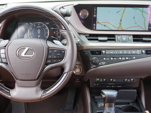 Used 2019 Lexus ES 350 w/ Premium Package image 30