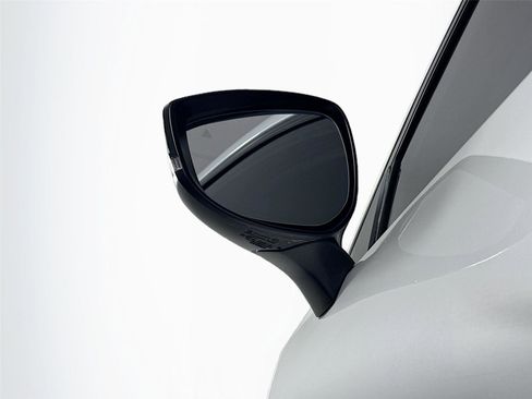 Certified 2025 MAZDA CX-70 Plug-In Hybrid w/ Premium Pkg AWD/4WD image 5