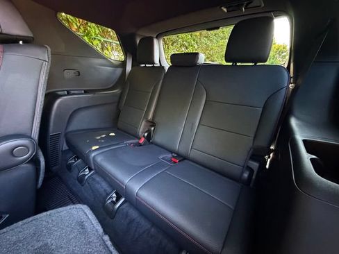 Used 2024 Chevrolet Traverse RS w/ LPO, Floor Liner Package AWD/4WD image 39