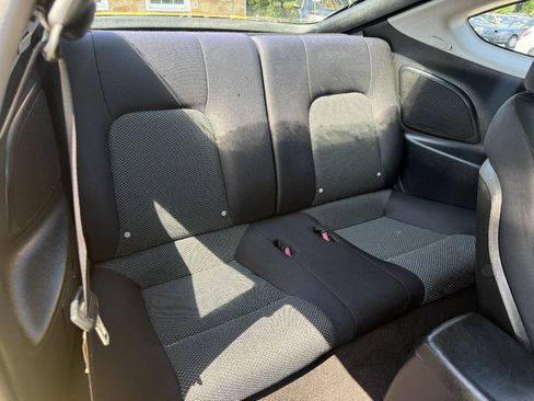 Used 2006 Hyundai Tiburon GS FWD image 12