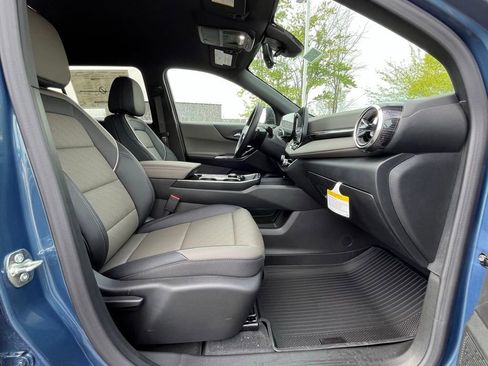 New 2026 Chevrolet Equinox LT w/ Convenience Package II FWD image 19