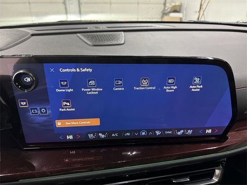 New 2026 Chevrolet Traverse RS w/ LPO, Floor Liner Package image 34