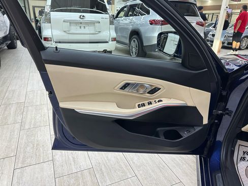 Used 2019 BMW 330i xDrive Sedan w/ Driving Assistance Package image 14