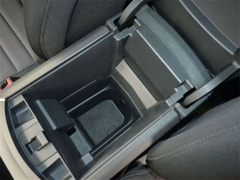 Used 2024 Ford Edge SE image 19