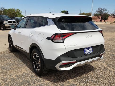 Used 2025 Kia Sportage LX FWD image 2