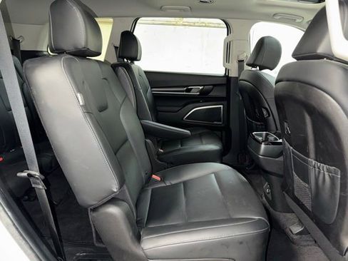 Used 2025 Kia Telluride S AWD/4WD image 18