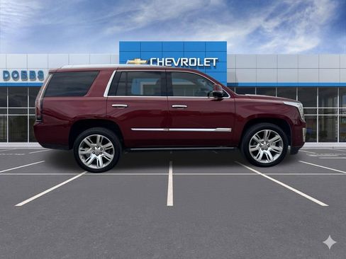 Used 2018 Cadillac Escalade Premium Luxury image 8