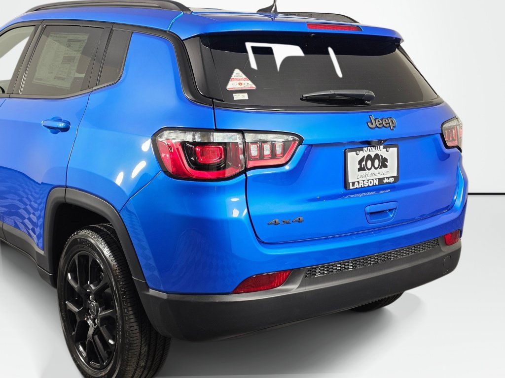 New 2026 Jeep Compass Latitude AWD/4WD image 16